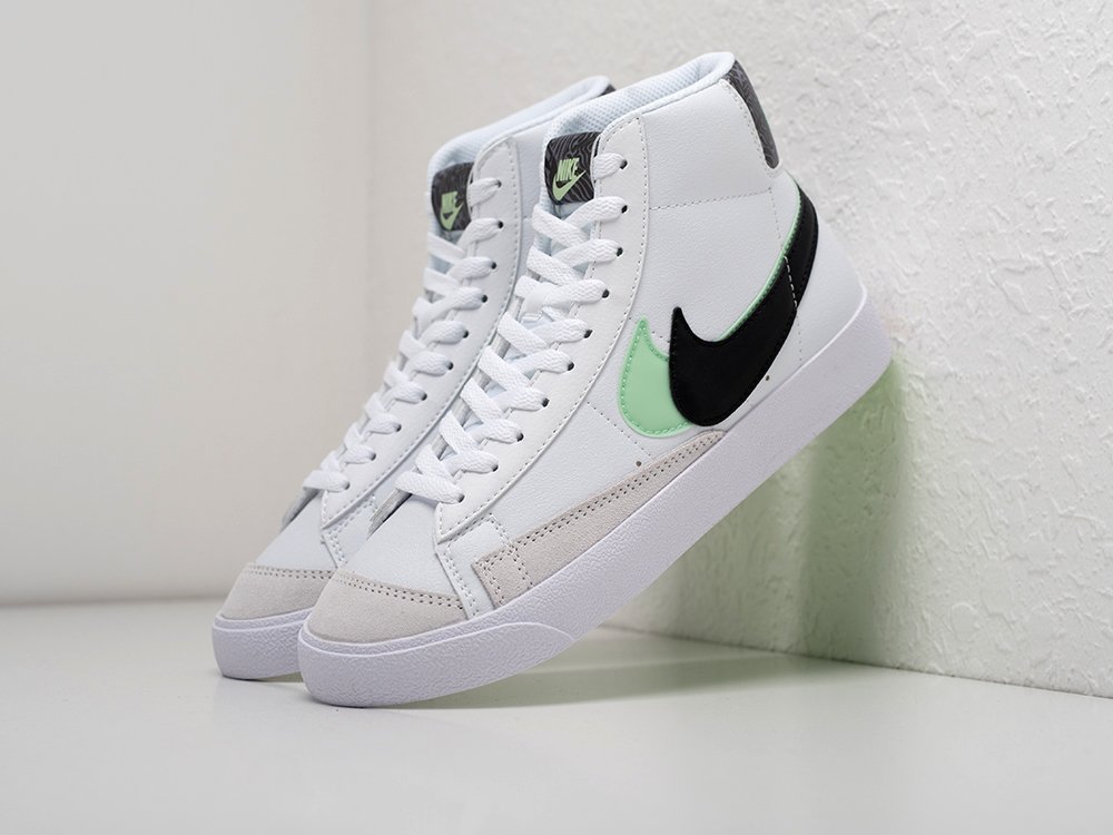 Nike blazer 77 white black 2025