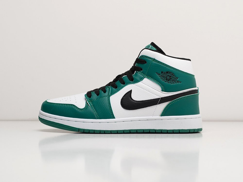 Green and white deals air jordans