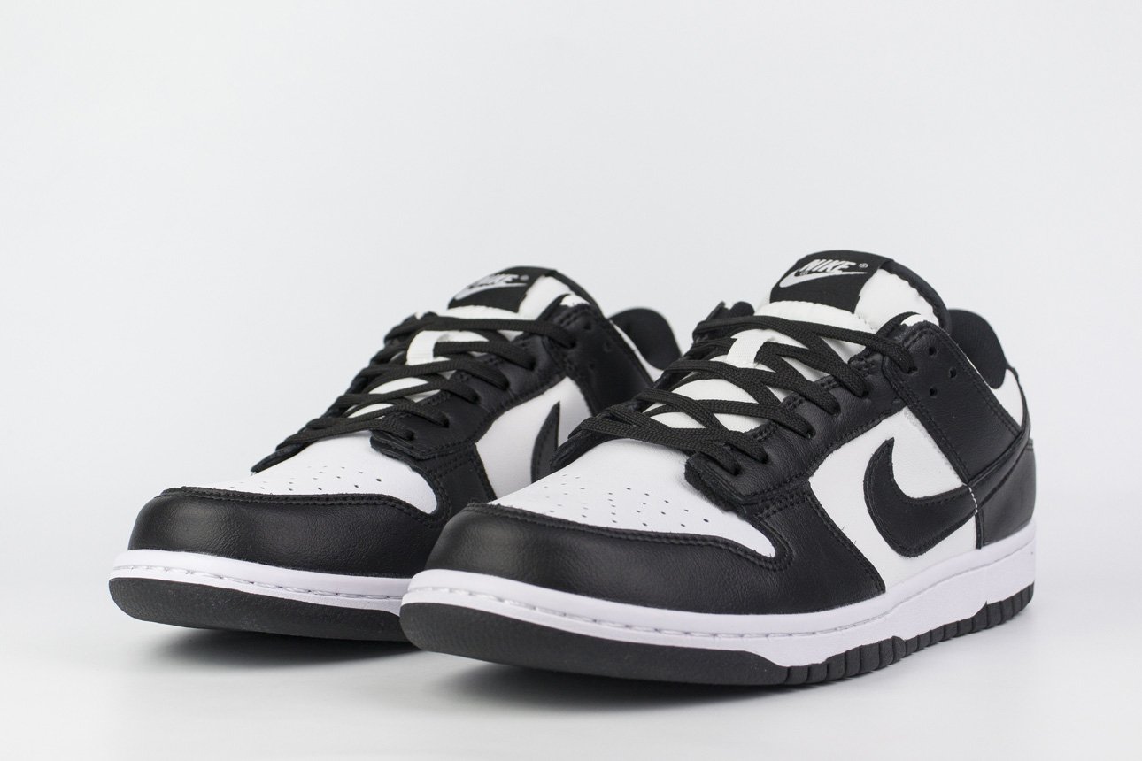 Nike dunks sb black and white top