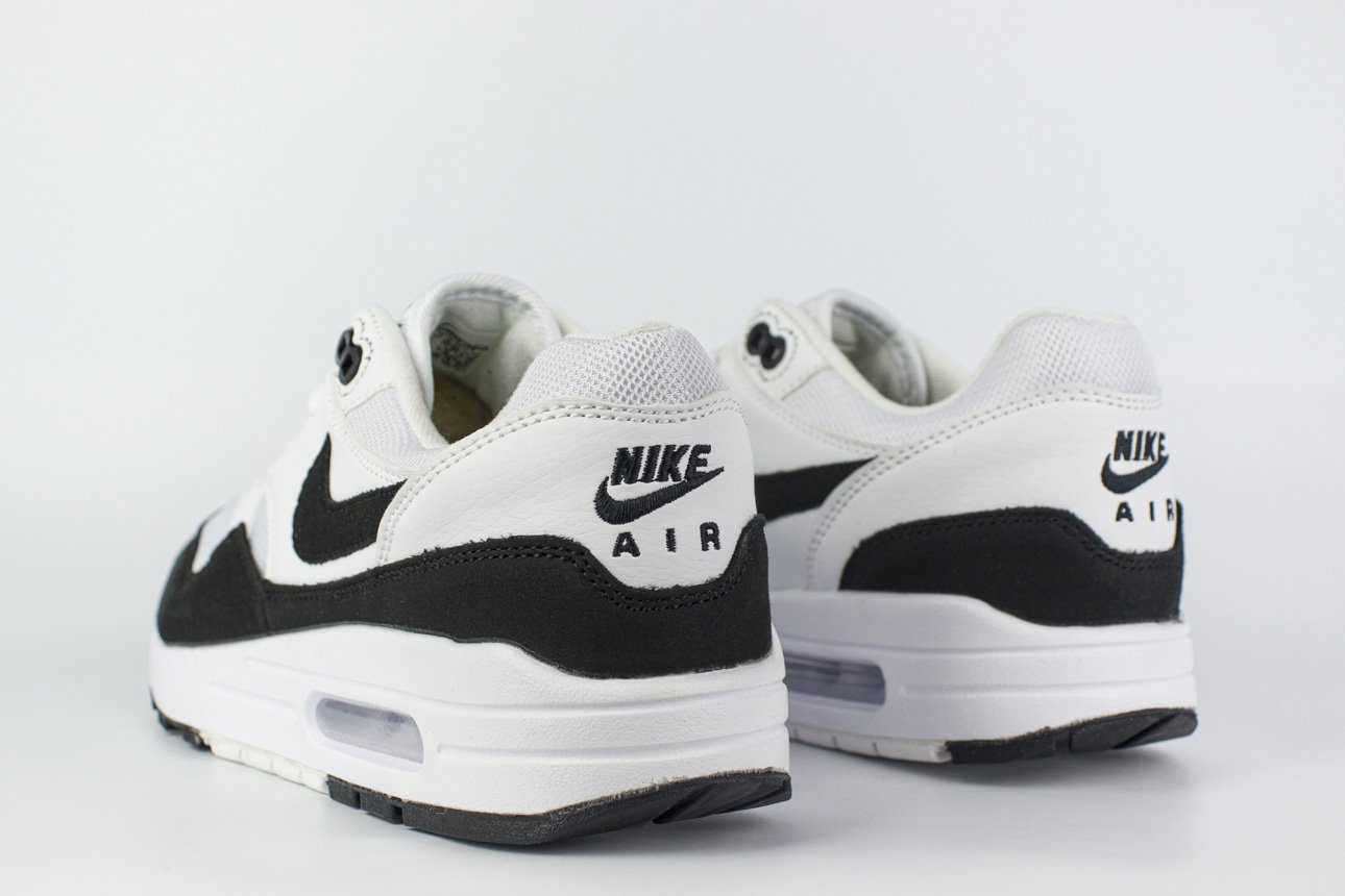 Air max 1 black and white sale