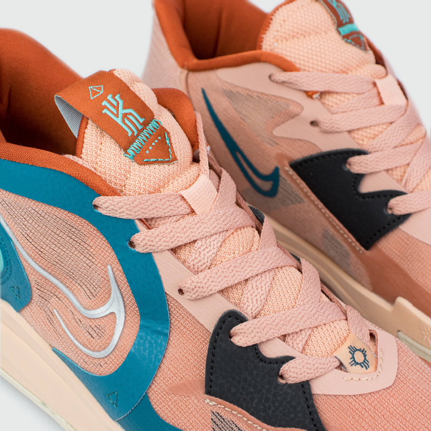 Nike Kyrie Low 5 Light Madder Root KEDRED