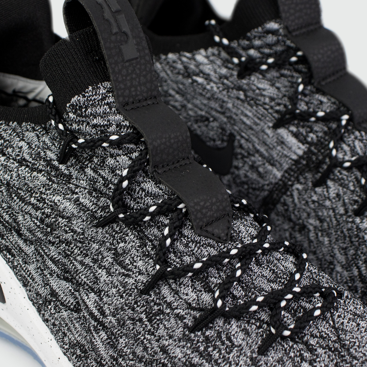 Nike LeBron 15 Low Grey Blue Ftwr. KEDRED