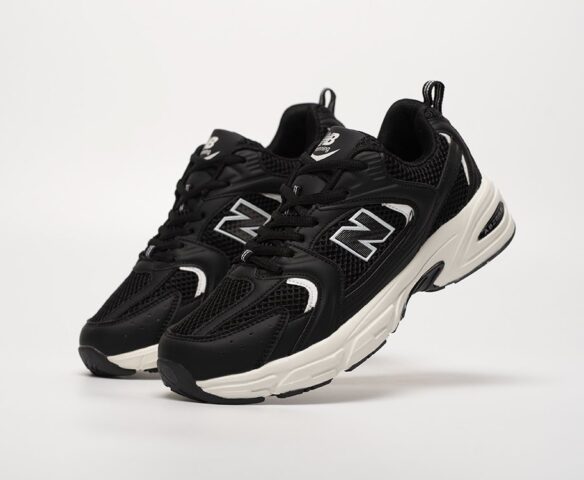 Nike dia black and white 2025